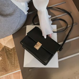 null Shoulder Bag
