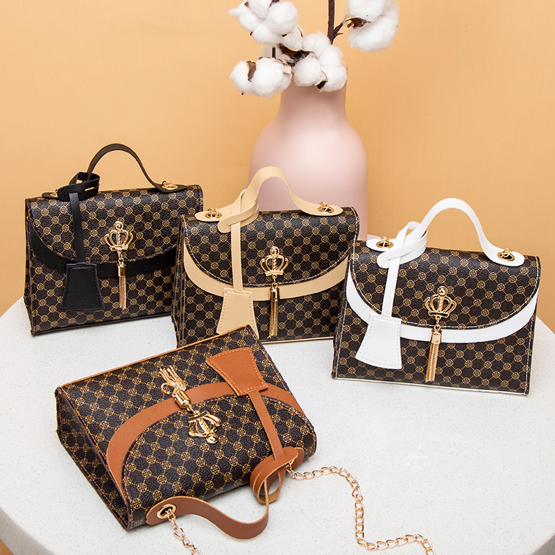 null Shoulder Bag