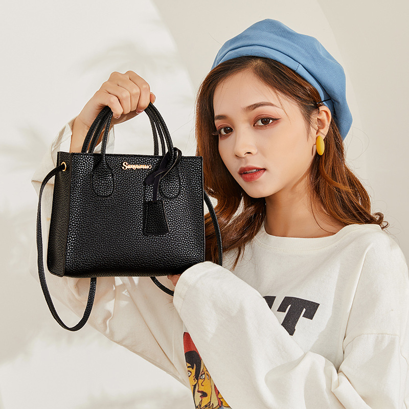 null Shoulder Bag