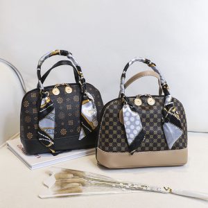 null Shoulder Bag
