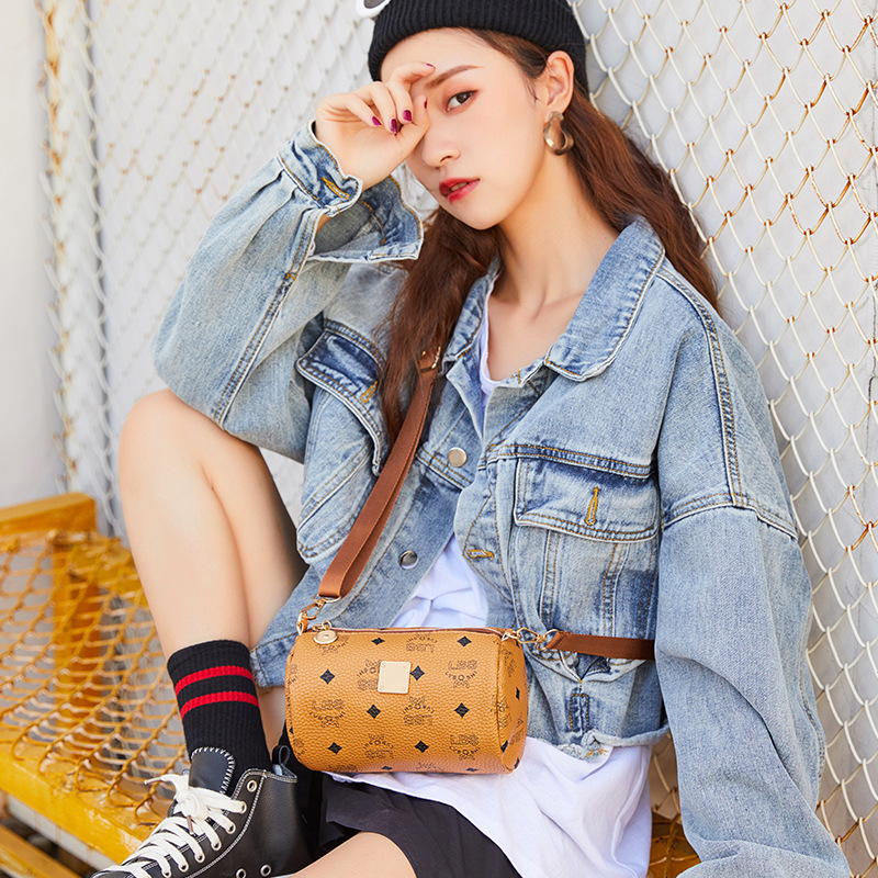 null Shoulder Bag