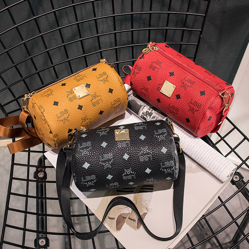 null Shoulder Bag