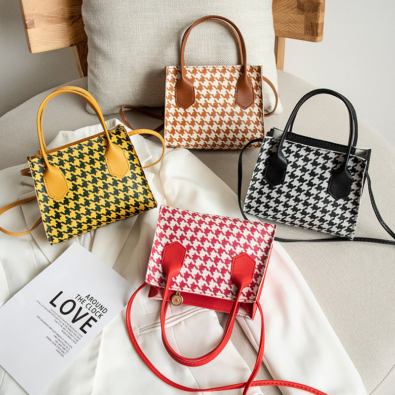 null Shoulder Bag