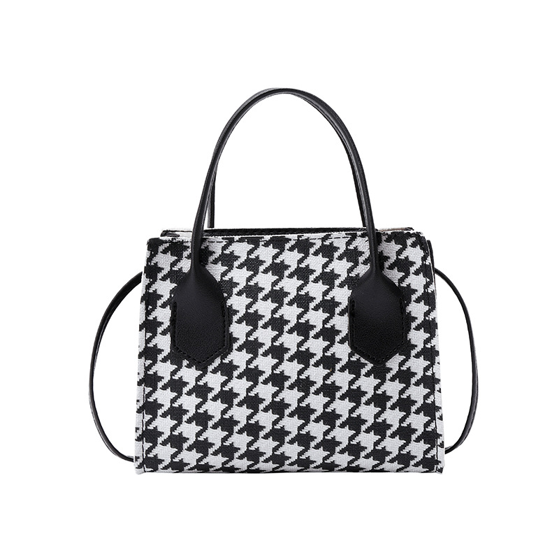 null Shoulder Bag