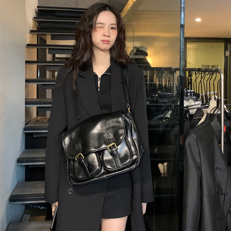 null Messenger Bag
