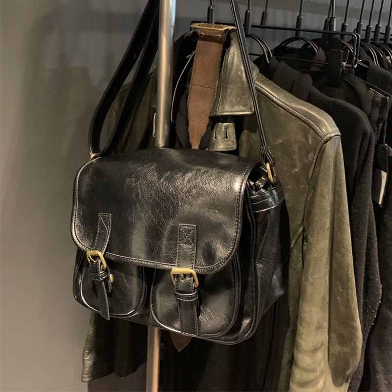 null Shoulder Bag