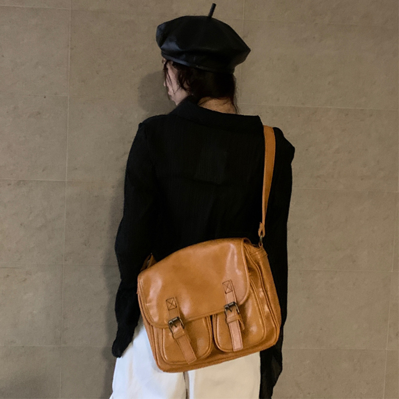 null Shoulder Bag
