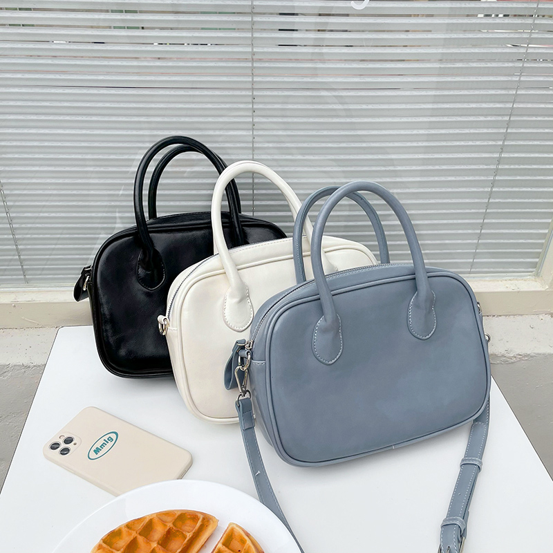 null Shoulder Bag