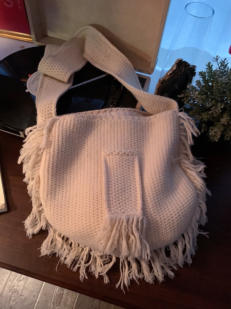 null Shoulder Bag