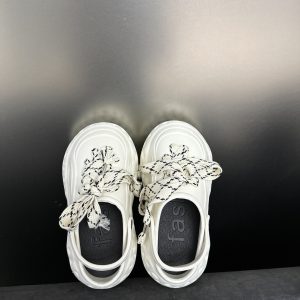 null Sandals