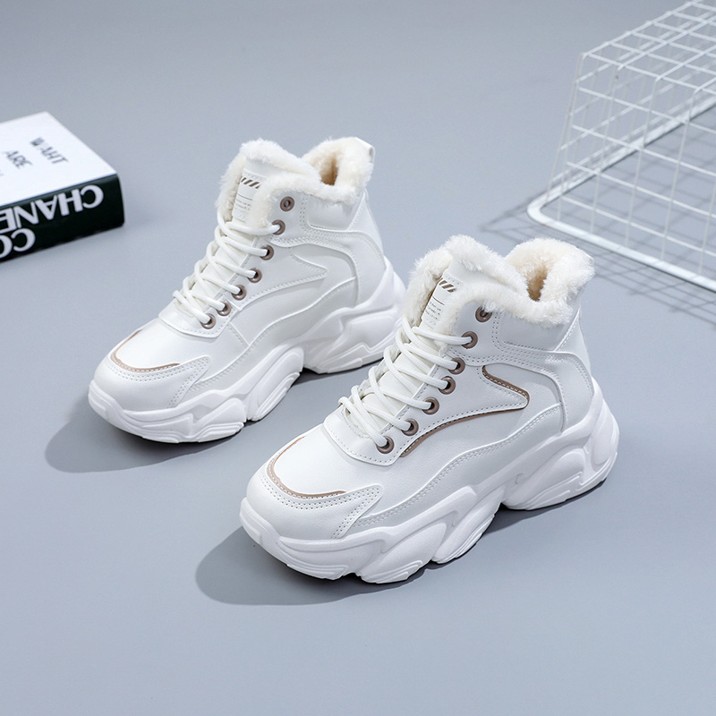 null Sneakers