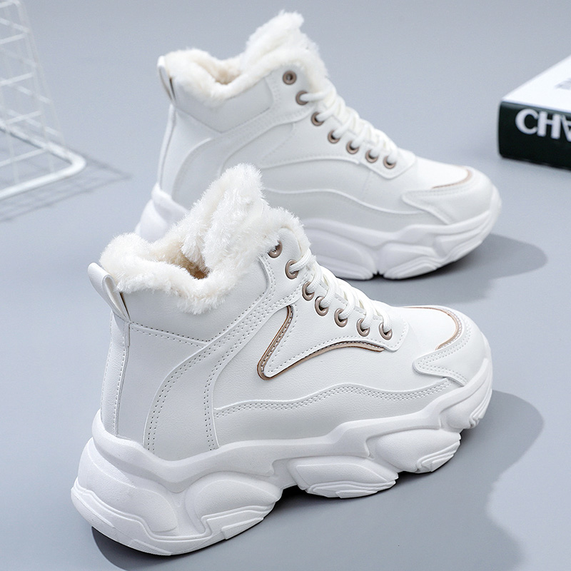 null Sneakers