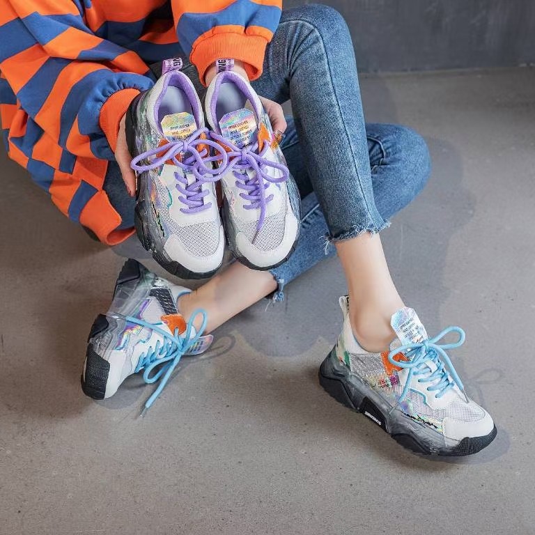 null Sneakers