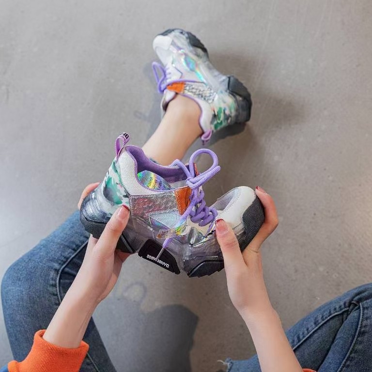null Sneakers