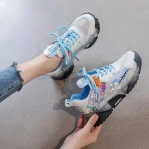 null Sneakers