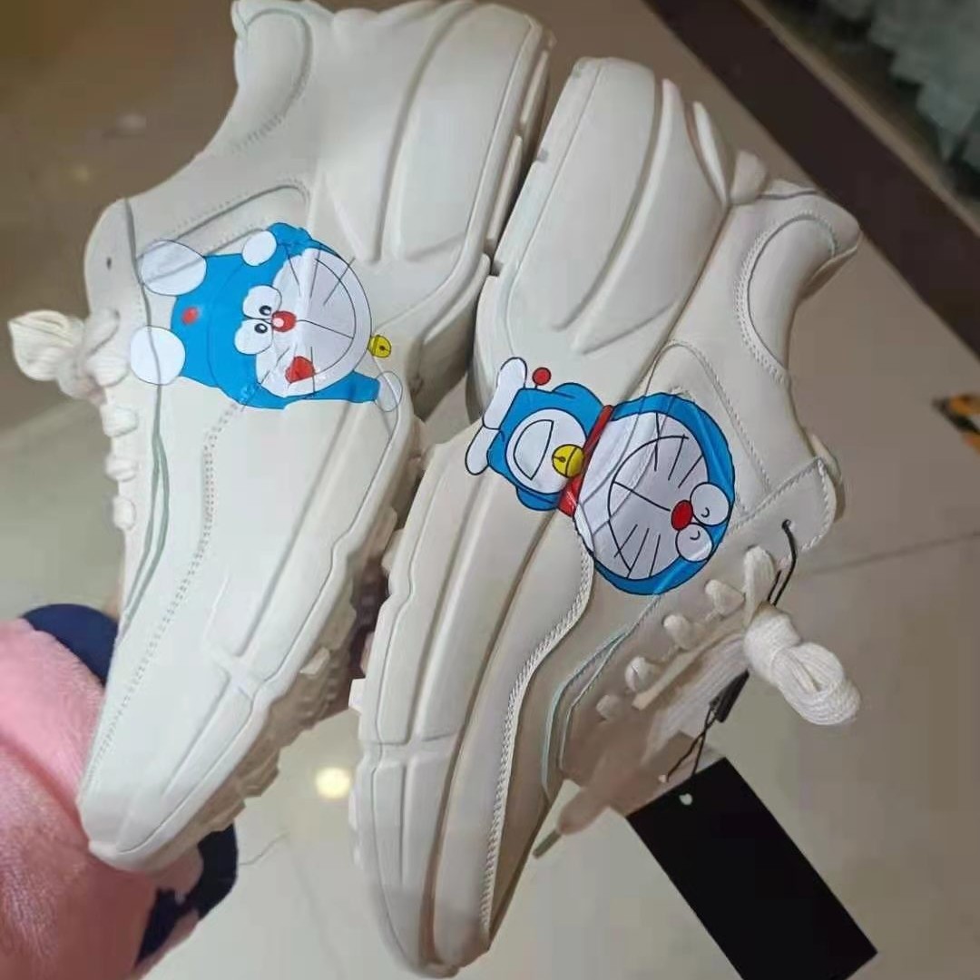 null Sneakers