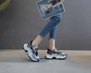null Sneakers