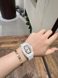 null Watch in Black