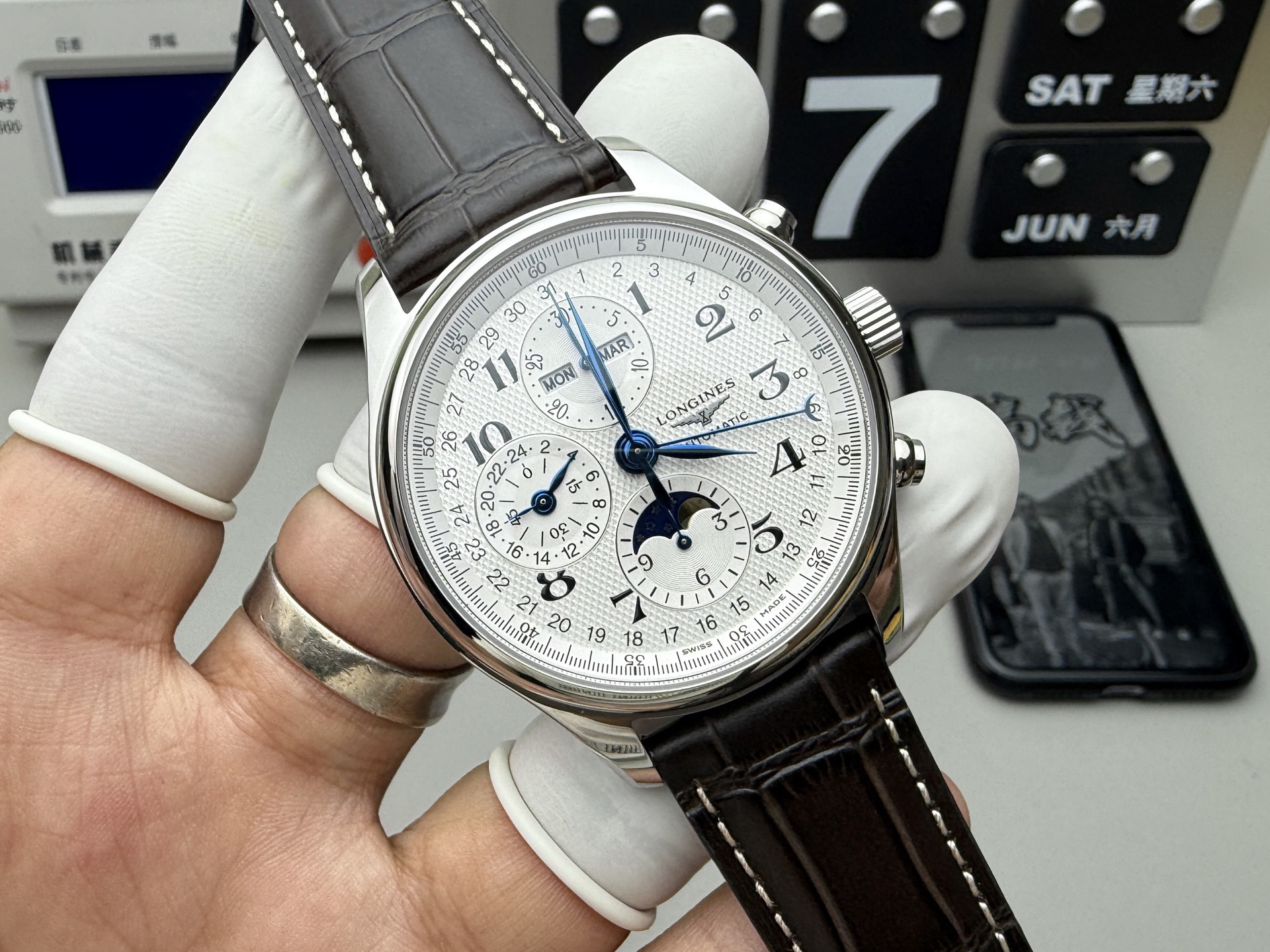 null Watch in Black