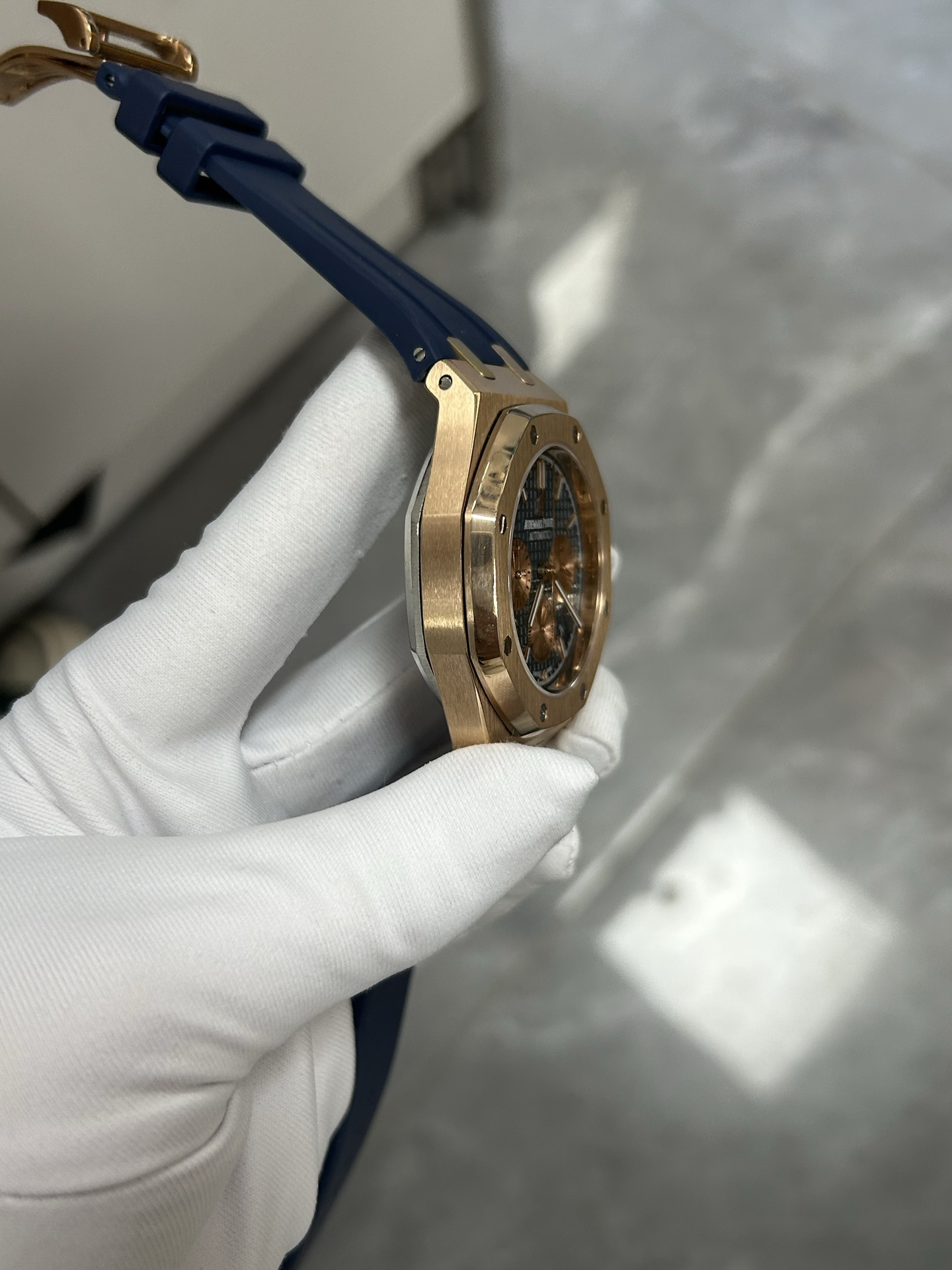 null Watch