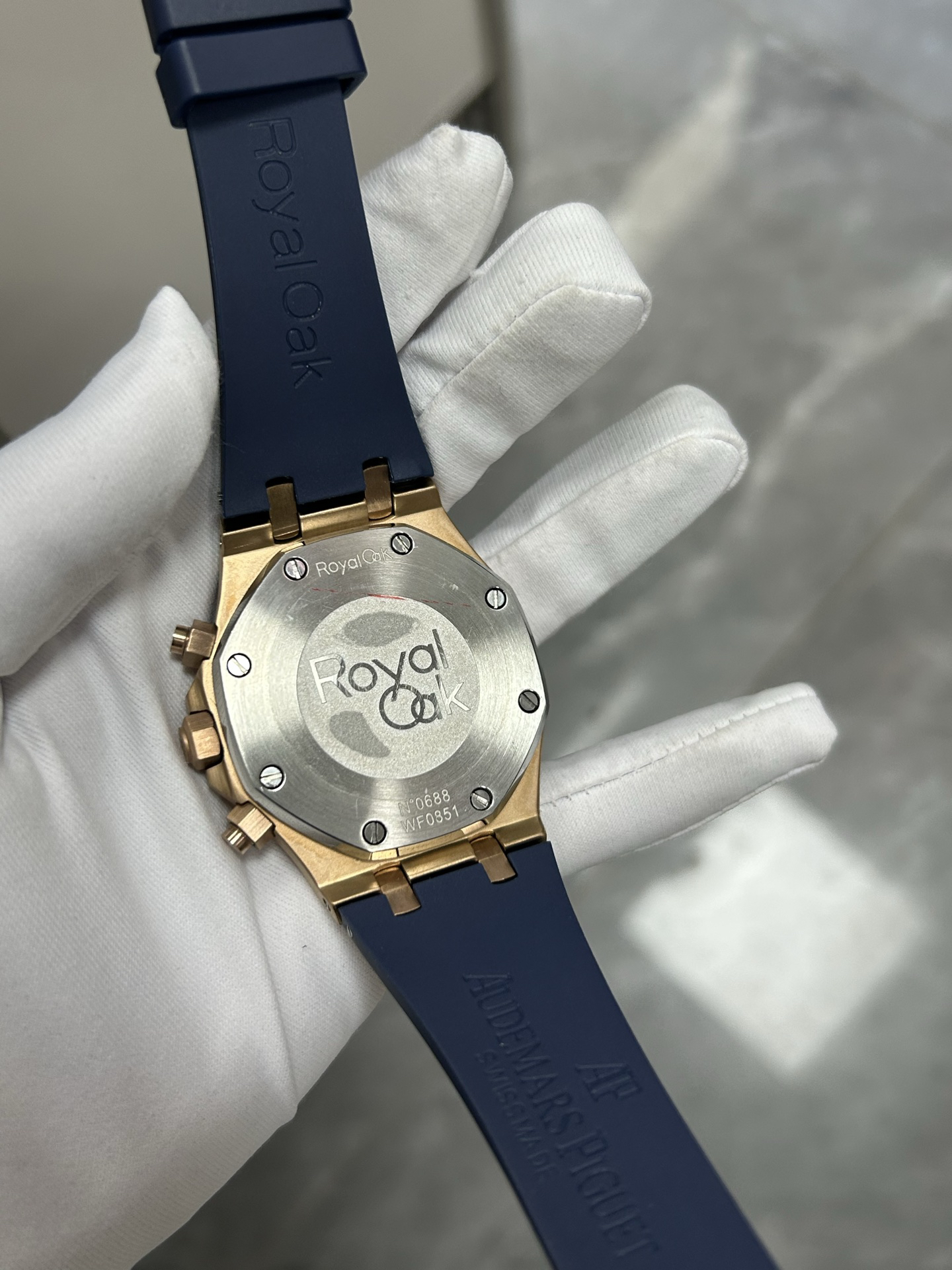 null Watch