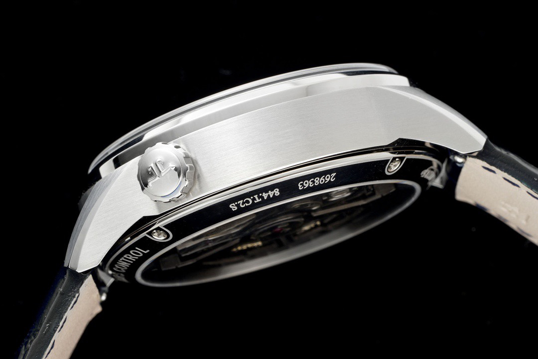 null Watch in Black