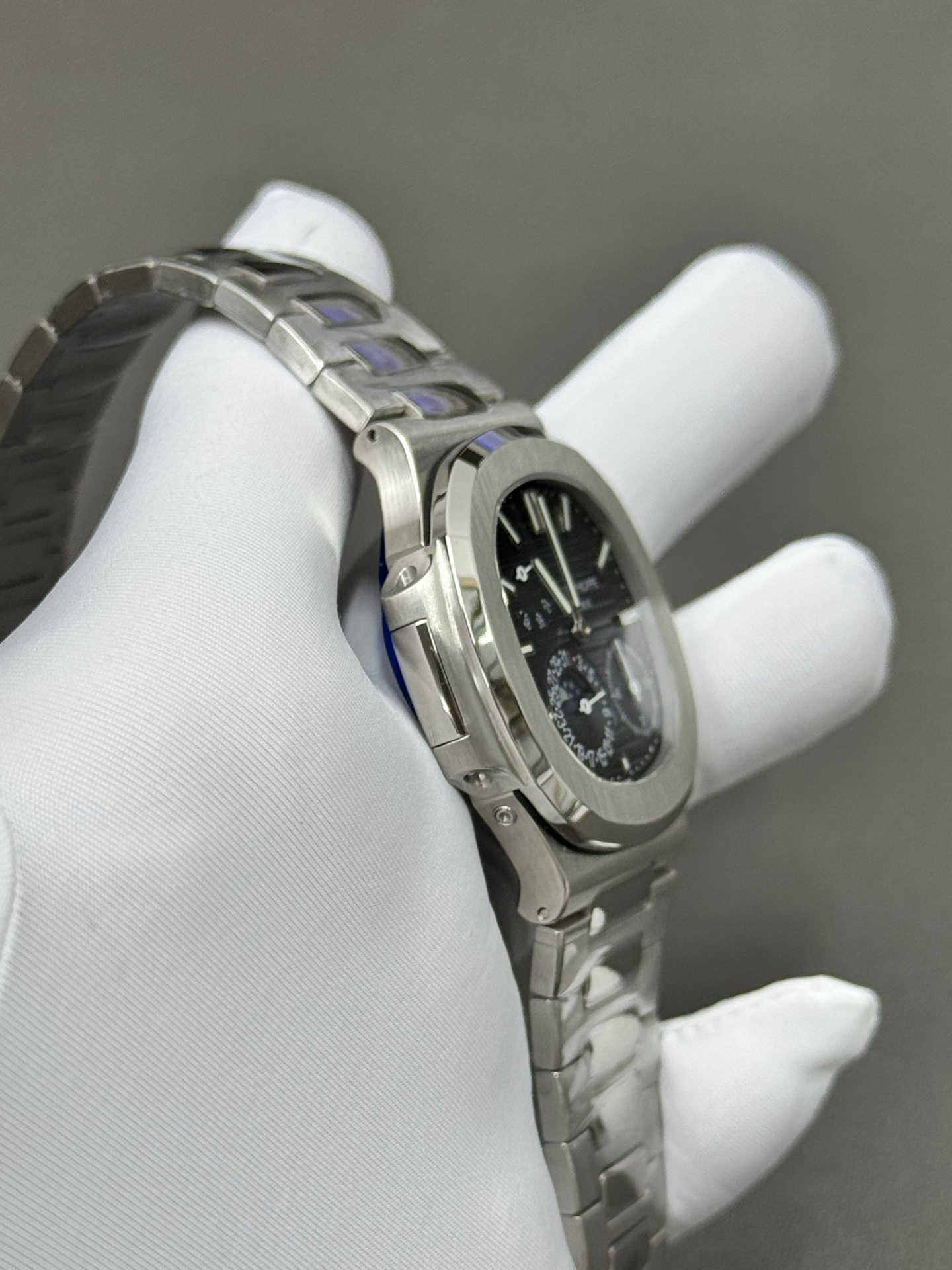 null Watch