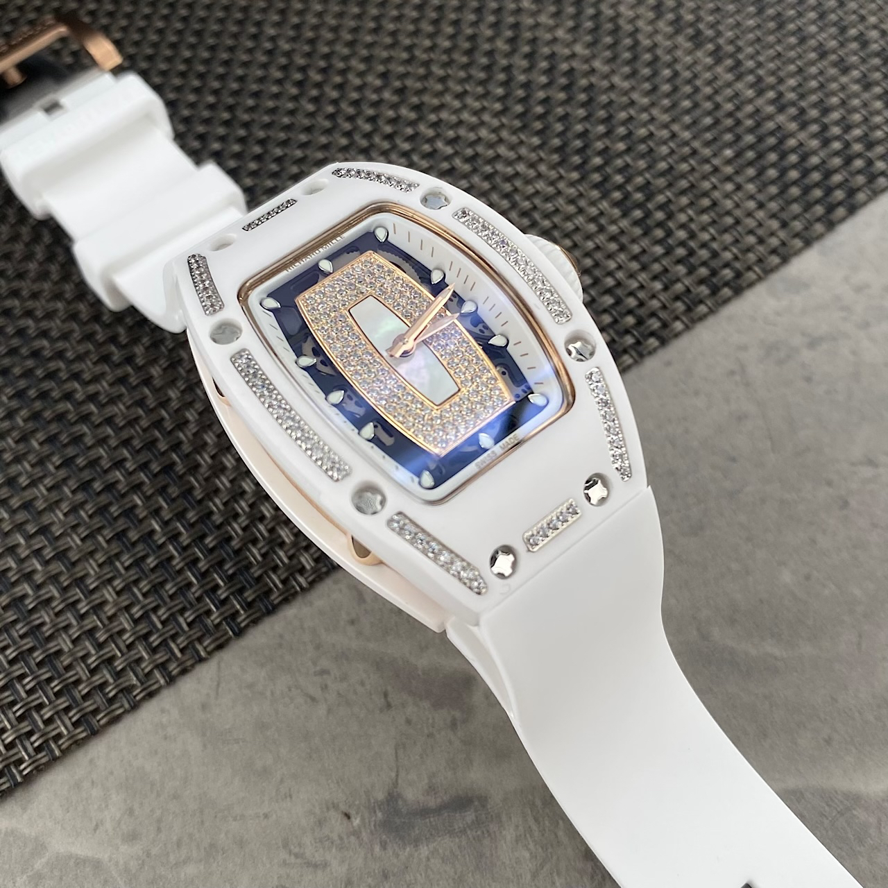 null Watch in White