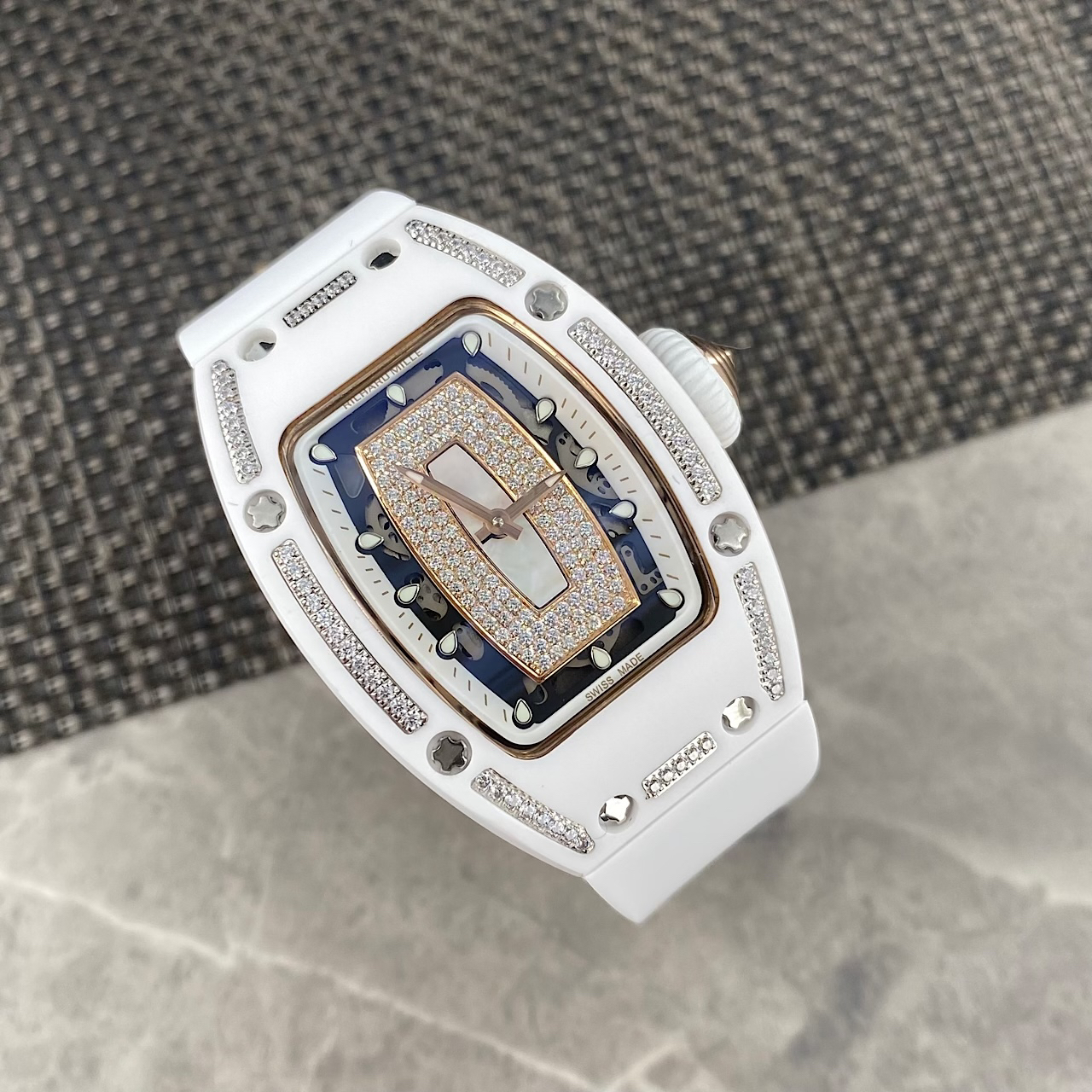 null Watch in White