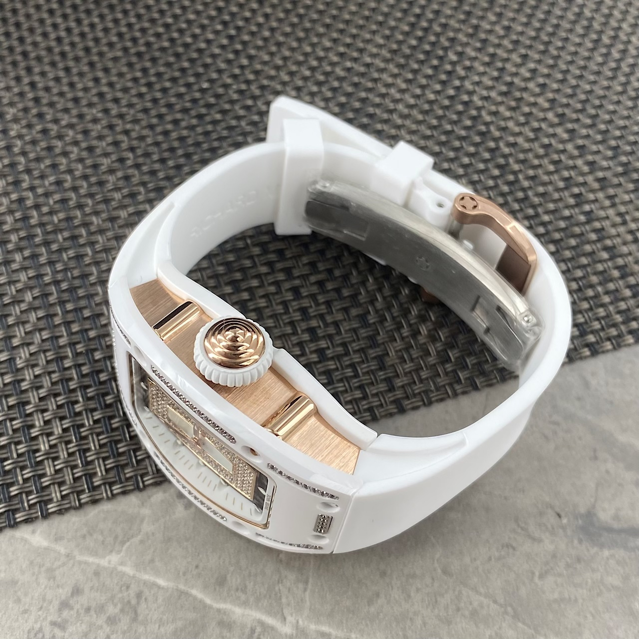 null Watch in White