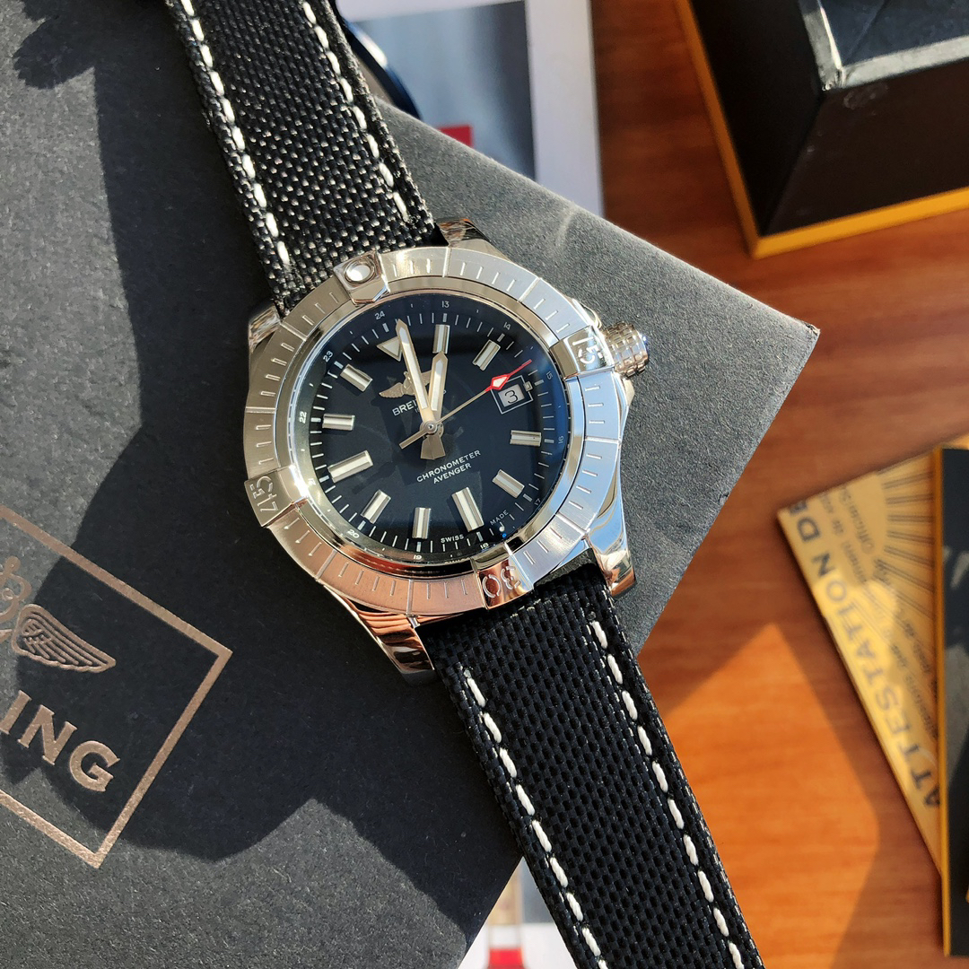 null Watch in Black