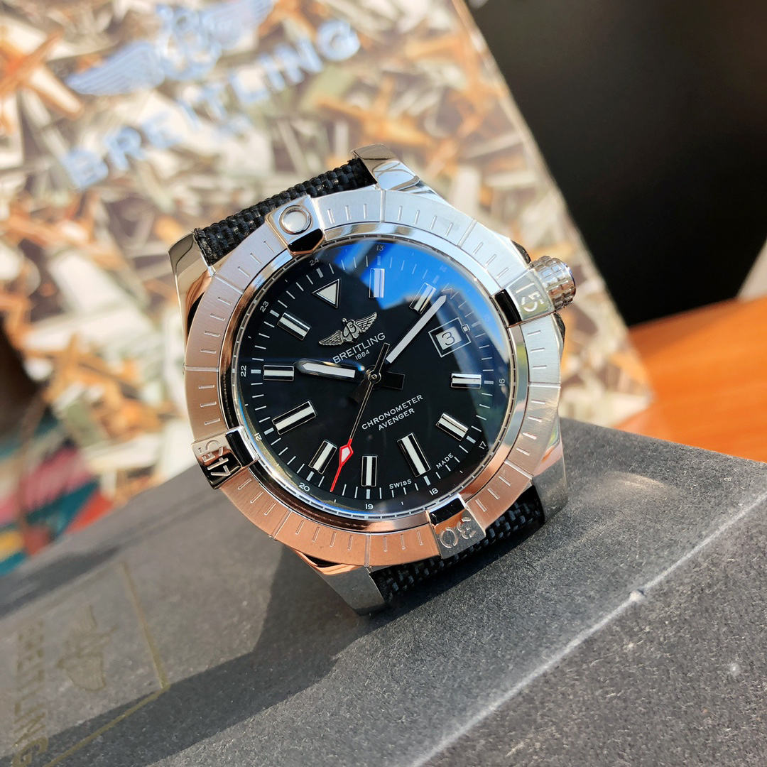 null Watch in Black