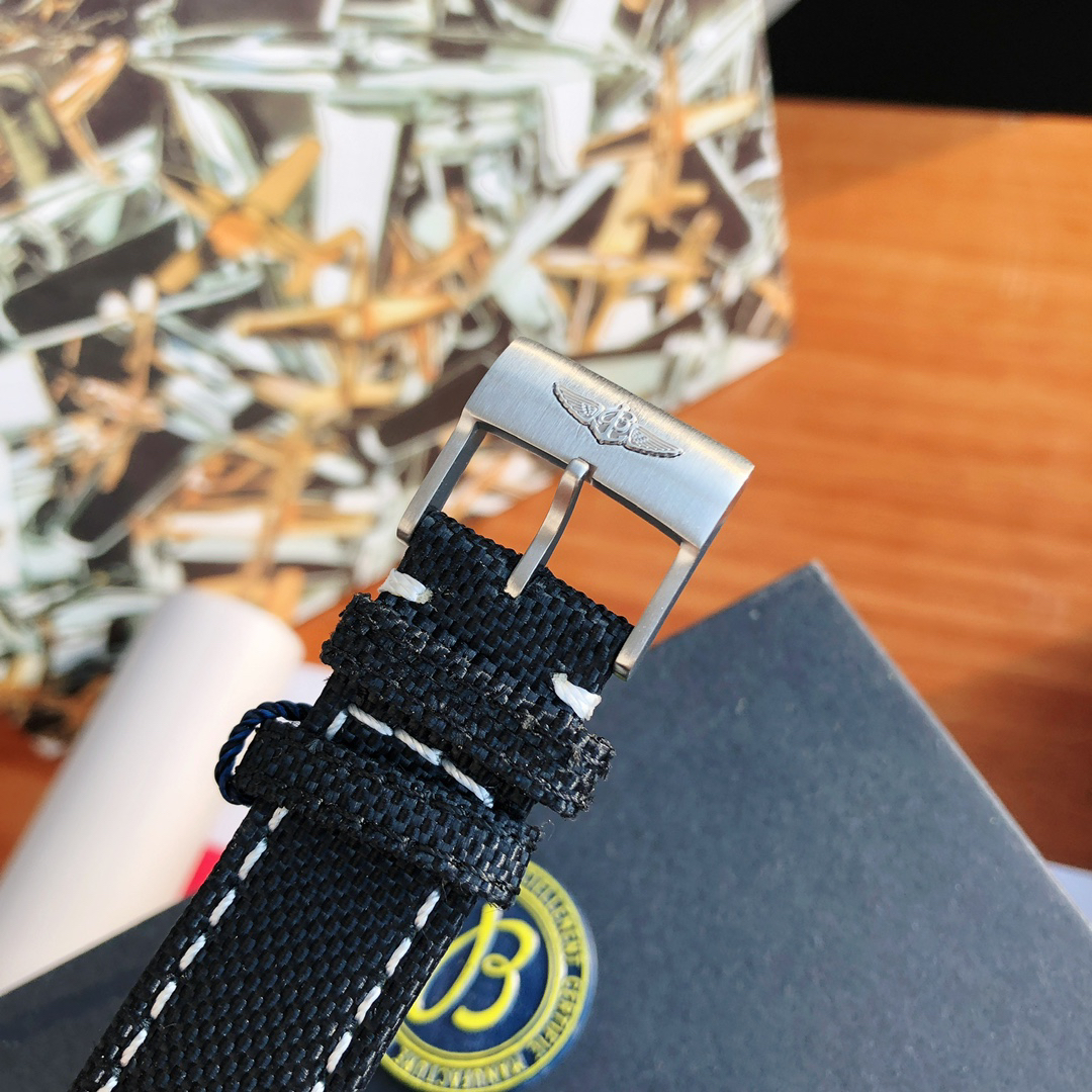 null Watch in Black