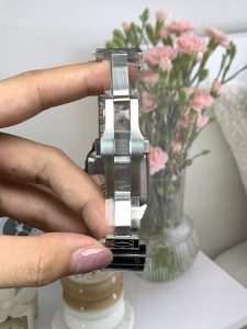 null Watch in Black