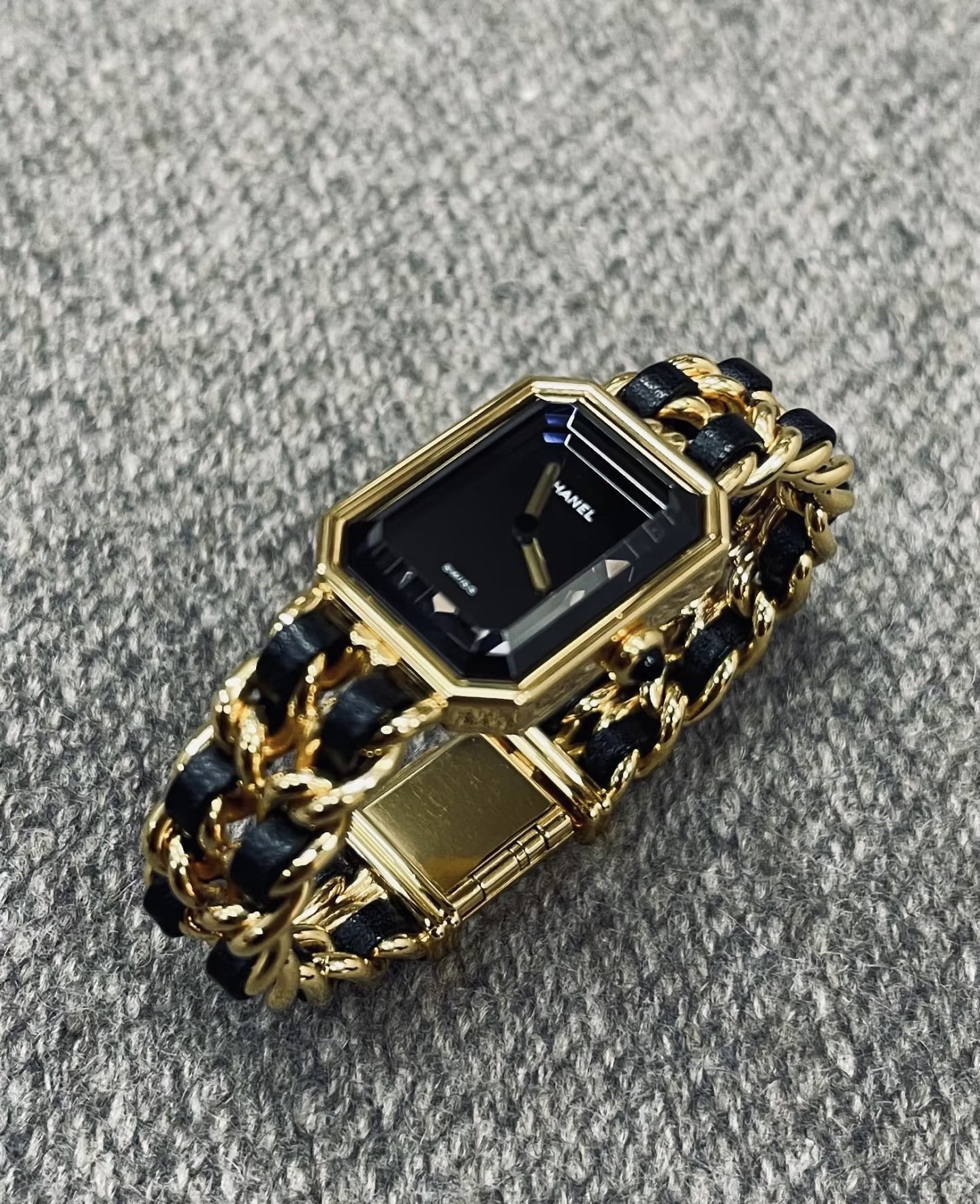 null Watch