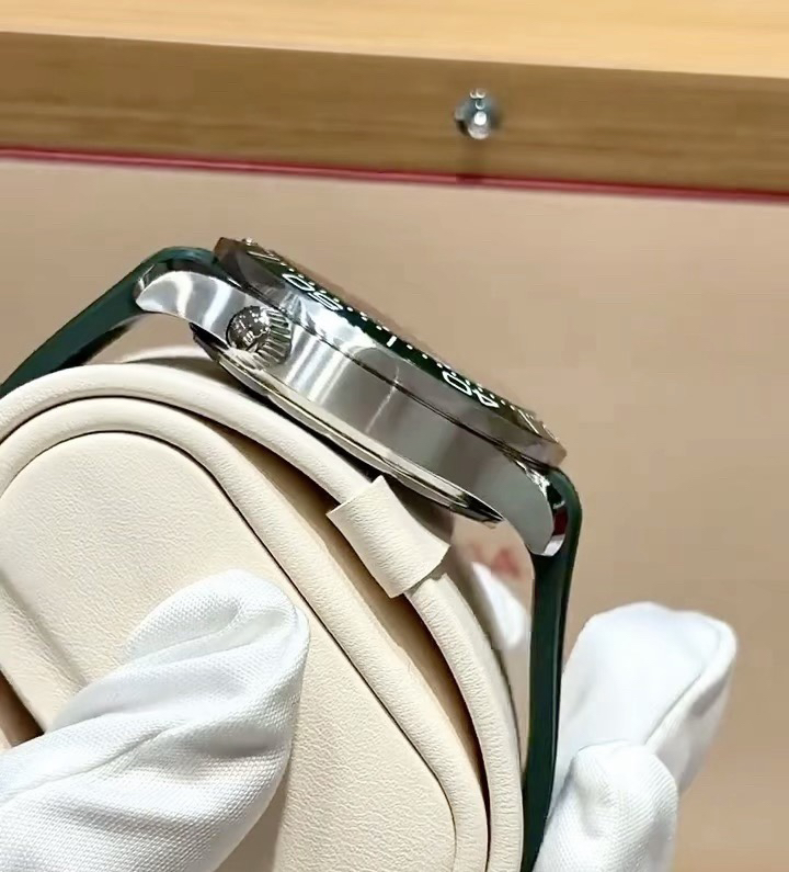null Watch