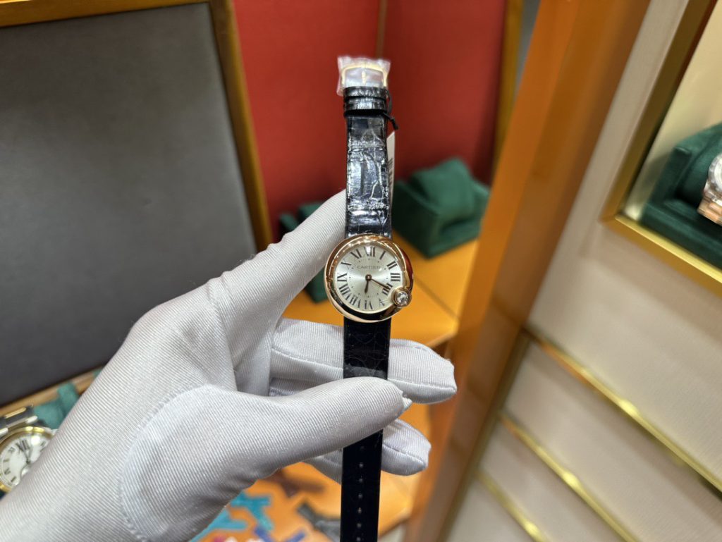 null Watch in Black