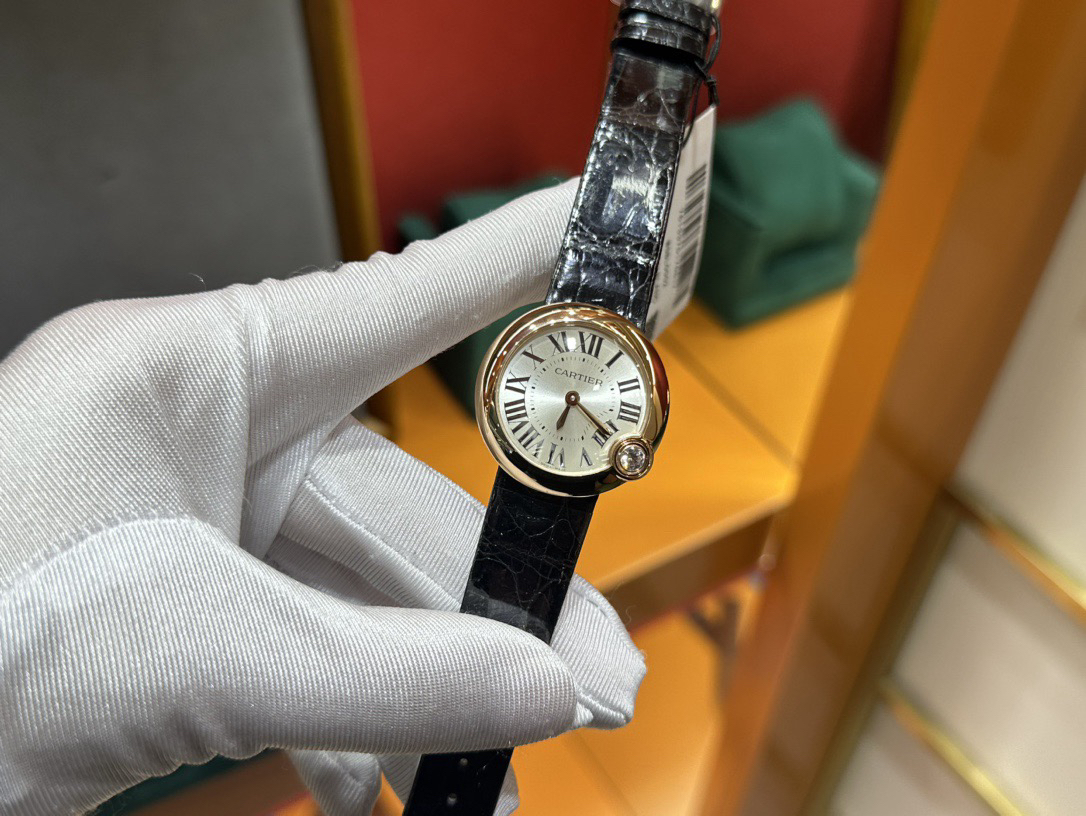 null Watch in Black