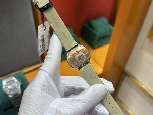 null Watch in Black