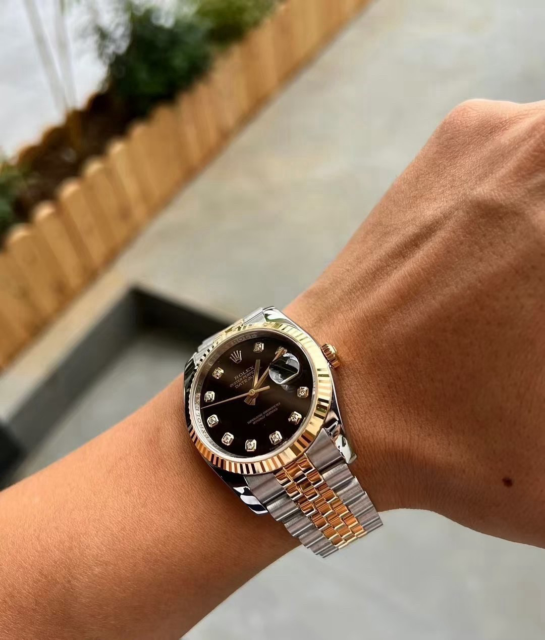 null Watch