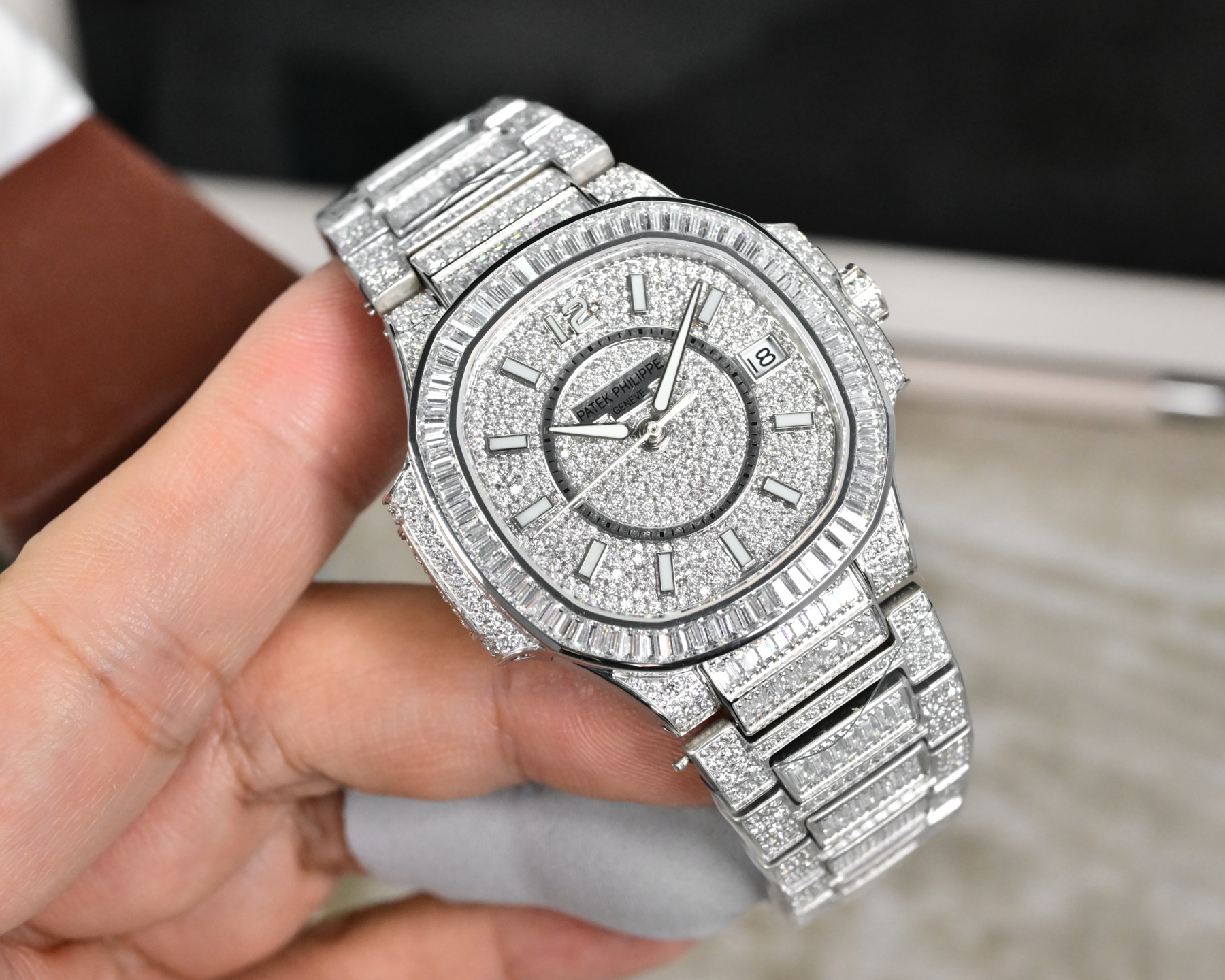 null Watch in White