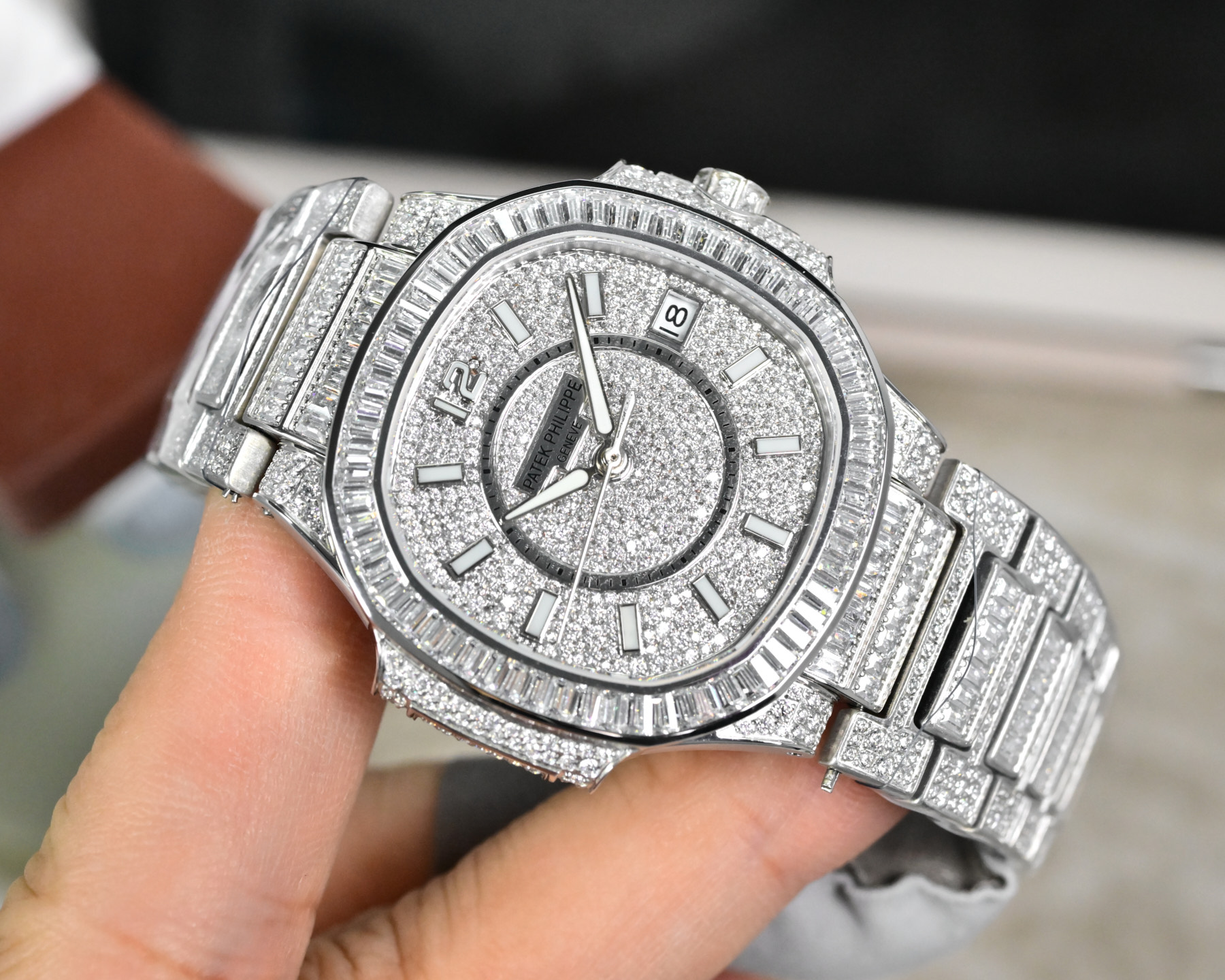 null Watch in White