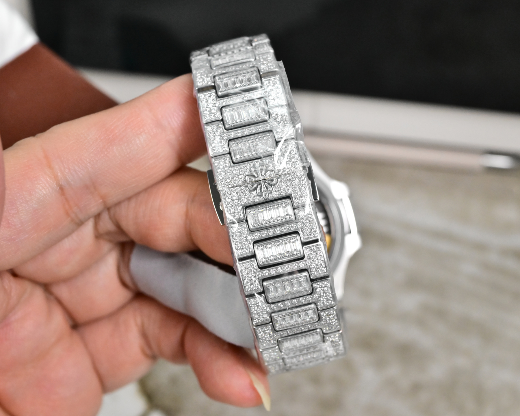 null Watch in White