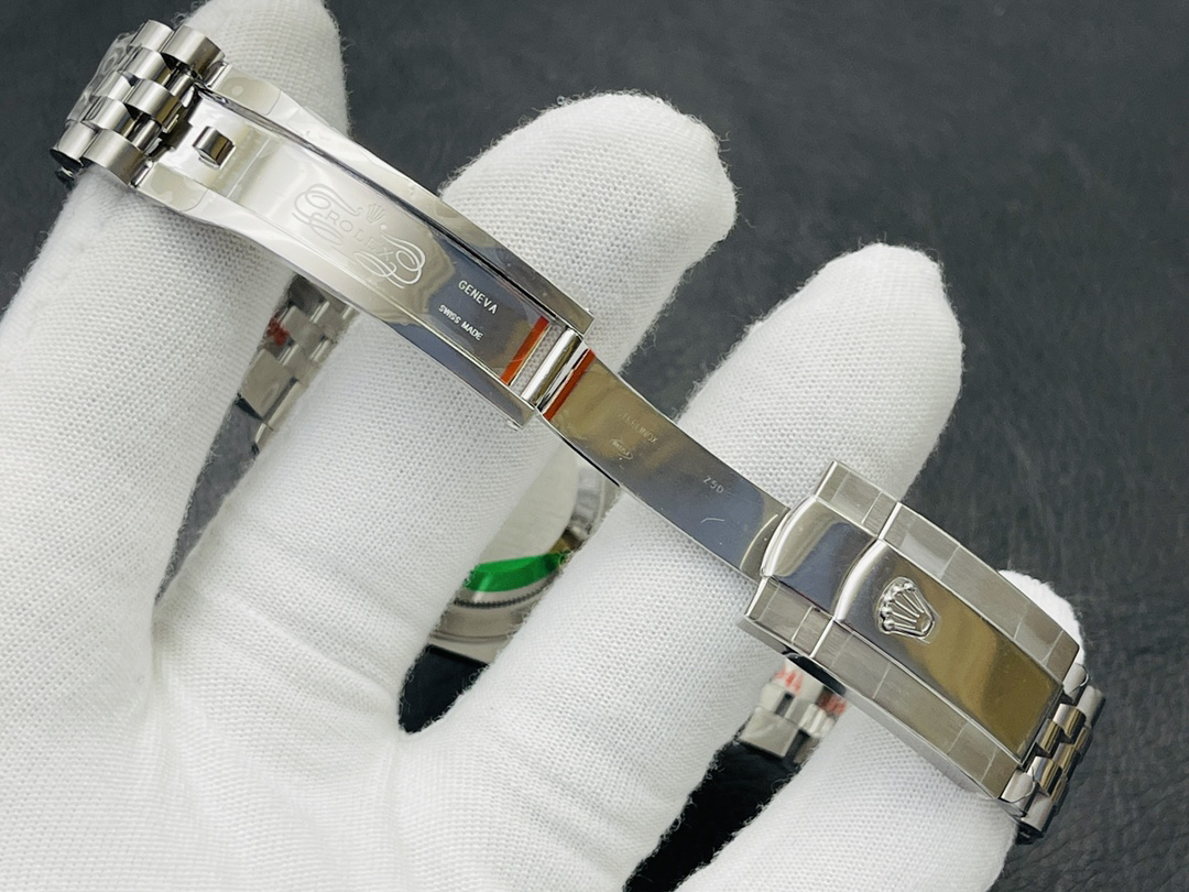 null Watch