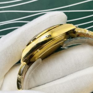 null Watch in Black