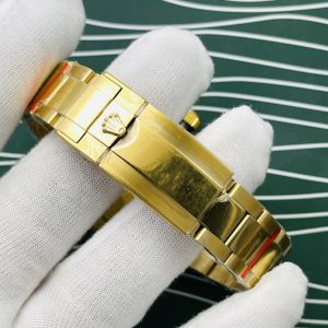 null Watch in Black