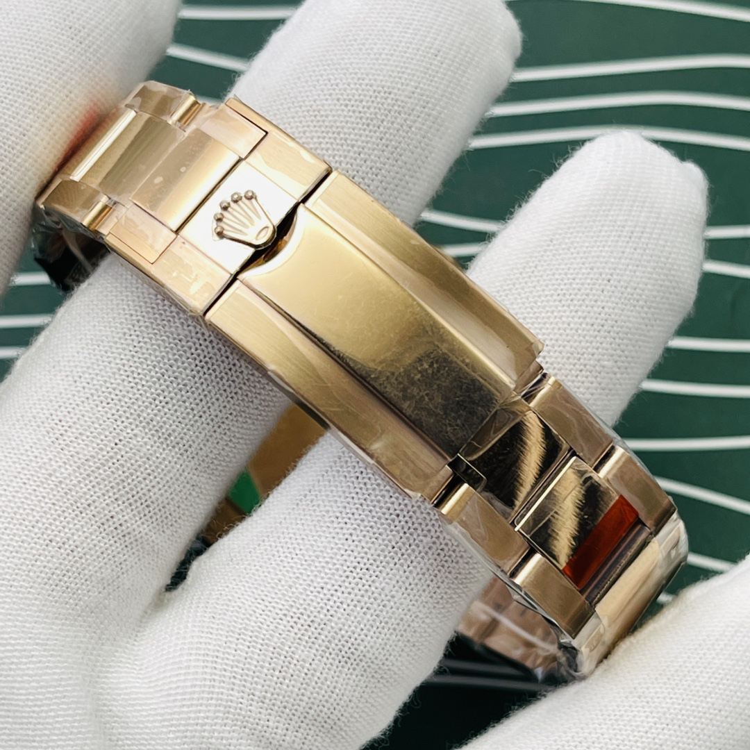 null Watch in Black