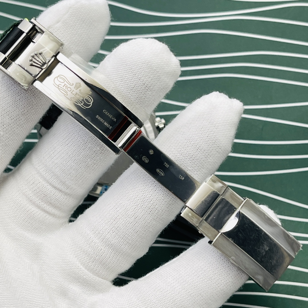 null Watch in Black