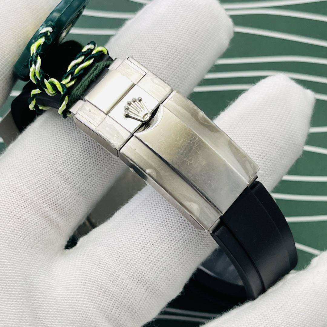 null Watch in Black