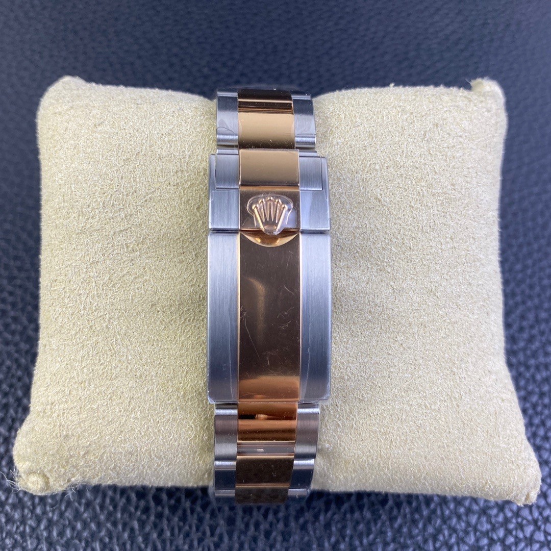 null Watch 126621 in Brown